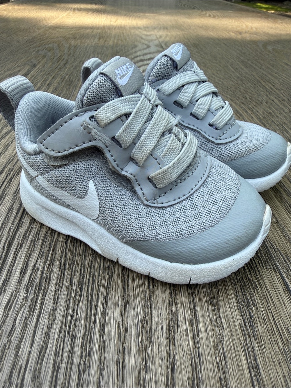 Nike Kids' Light Gray Mesh & Synthetic Sneaker